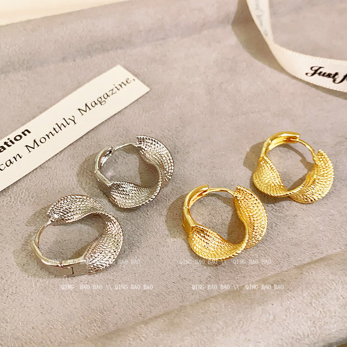 Wholesale New spiral retro style earrings with fashionable temperament, versatile and niche design, earrings and ear accessories