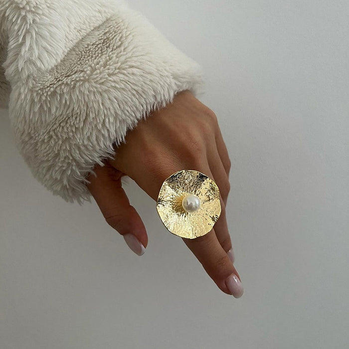 Wholesale Jewelry with exaggerated personality, irregular ring, women's niche pearl flower ring