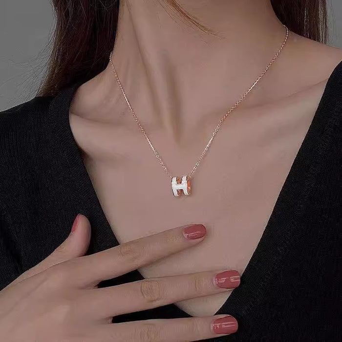 Wholesale H letter necklace pendant titanium steel jewelry collarbone chain versatile accessory