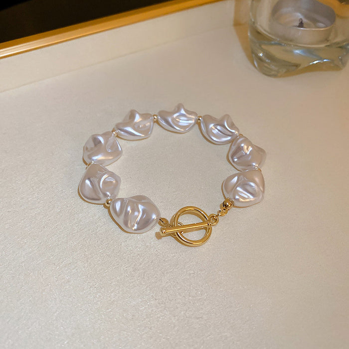 Wholesale Irregular Baroque imitation pearl necklace for women, exaggerated clavicle necklace