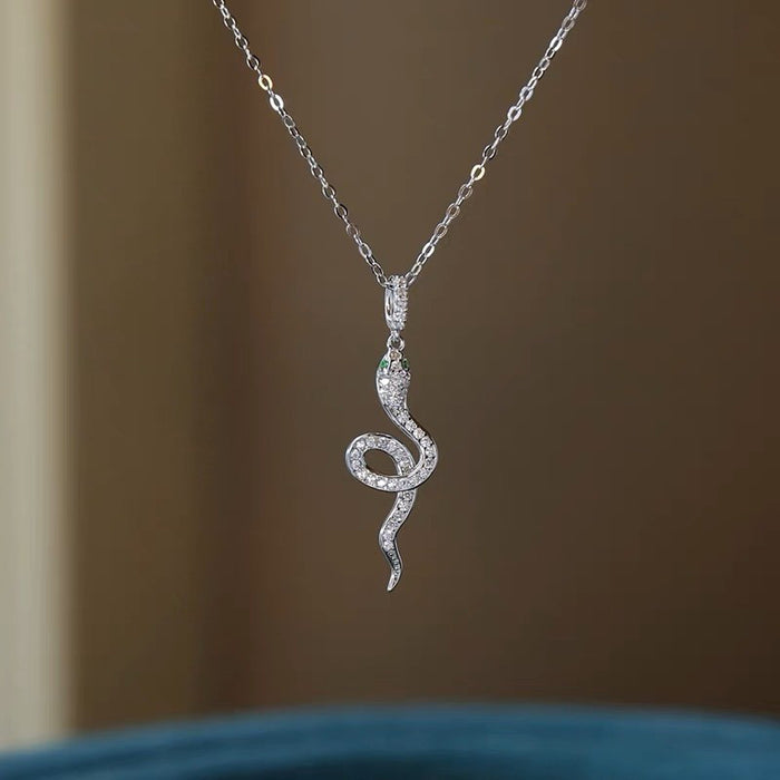 Wholesale Necklace with niche design, pendant with collarbone chain, versatile accessory