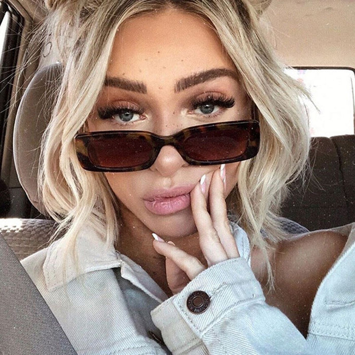 Wholesale Sunglasses with small square frames for slimming, trendy street photography, unisex style