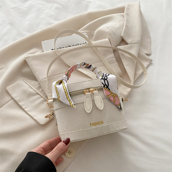 Wholesale Fashion single shoulder small square bag, niche design, crossbody bucket bag