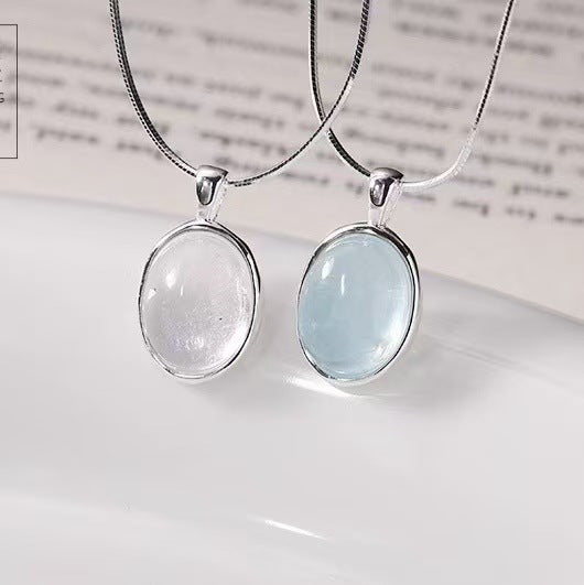 Wholesale Necklace for women, high-end and niche design, simple and fashionable, versatile oval pendant, collarbone chain