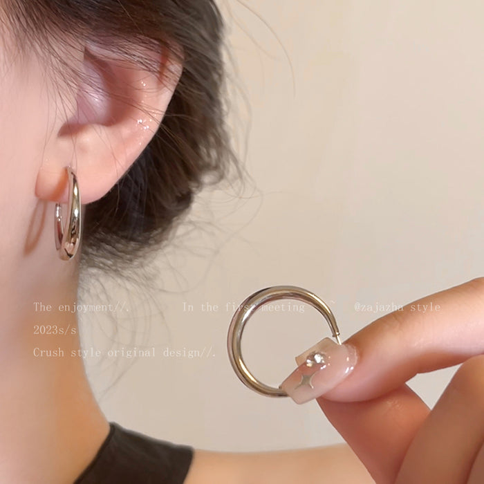 Wholesale Silver Plain Circle, Silver Needle Earrings, Women's Round Face Earrings, Small and High End, Circle Earrings