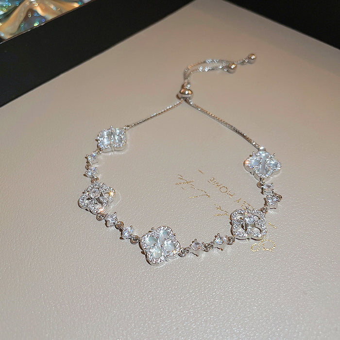 Wholesale lucky four-leaf grass bracelet temperament jewelry design jewelry women