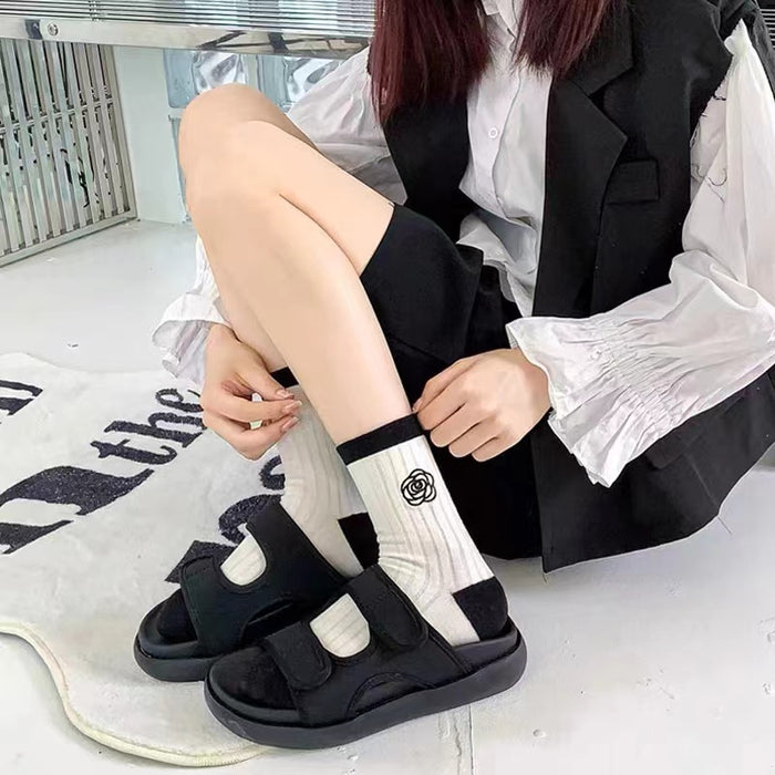 Wholesale Rose embroidery, sweet and comfortable vertical stripes, pure cotton mid tube women's socks