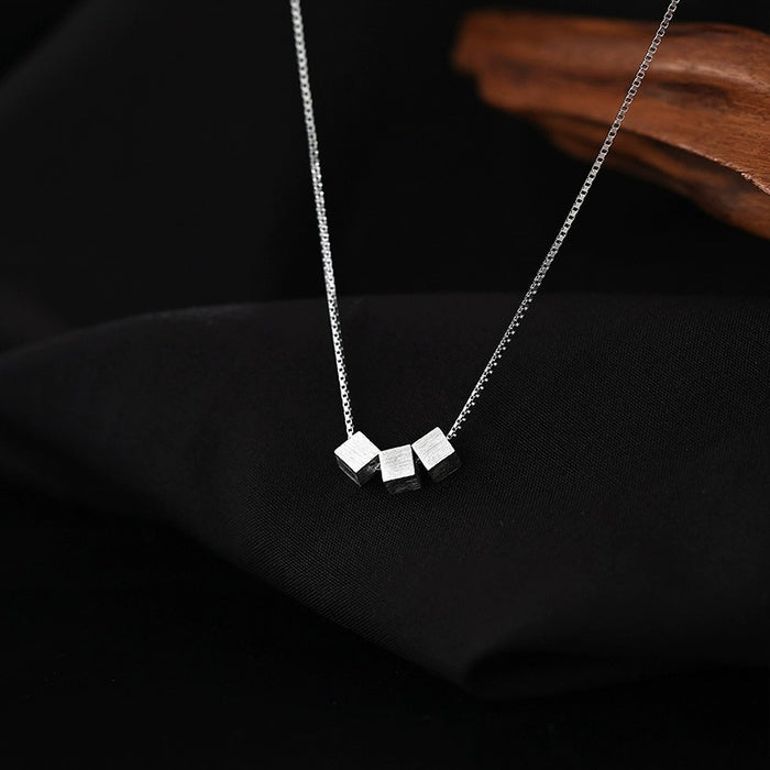 Wholesale New minimalist geometric block pendant with niche design, collarbone chain versatile accessory
