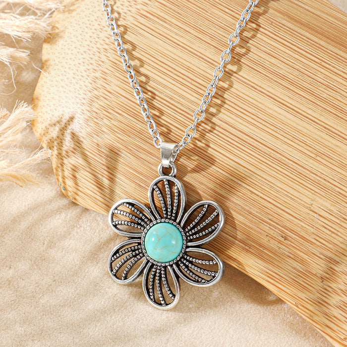 Wholesale Bohemian Love Heart Pendant Necklace Vintage Ethnic Style Fashion Accessory MOQ≥2
