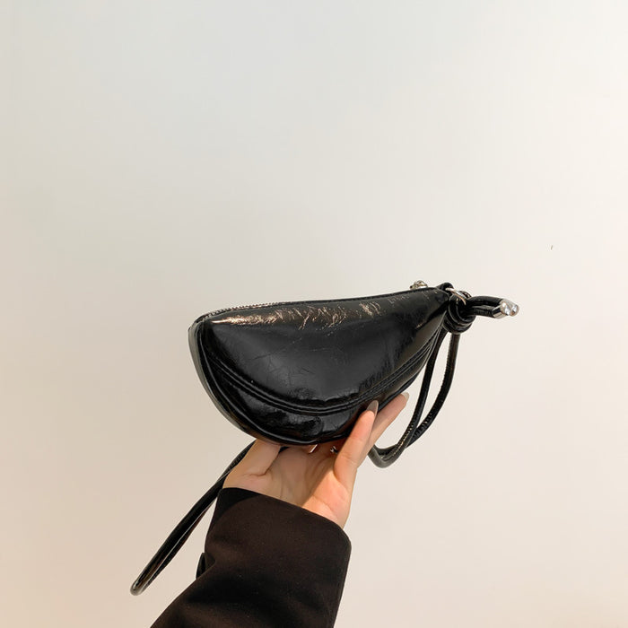 Wholesale Children's bag new niche design retro oil wax leather mini horn bag texture hanging neck key coin purse