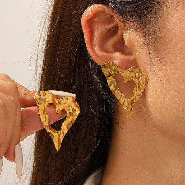 Wholesale Geometric earrings  exaggerated heart-shaped stud earrings   titanium steel   light luxury style  high-end earrings