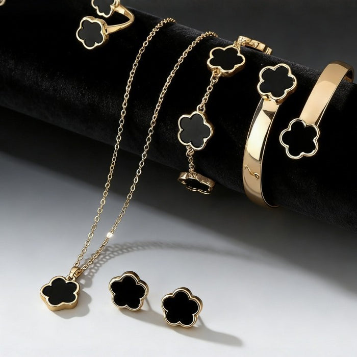 Wholesale Lucky Clover Flower Design 5-Piece Jewelry Set Alloy Electroplated Fashion Accessory