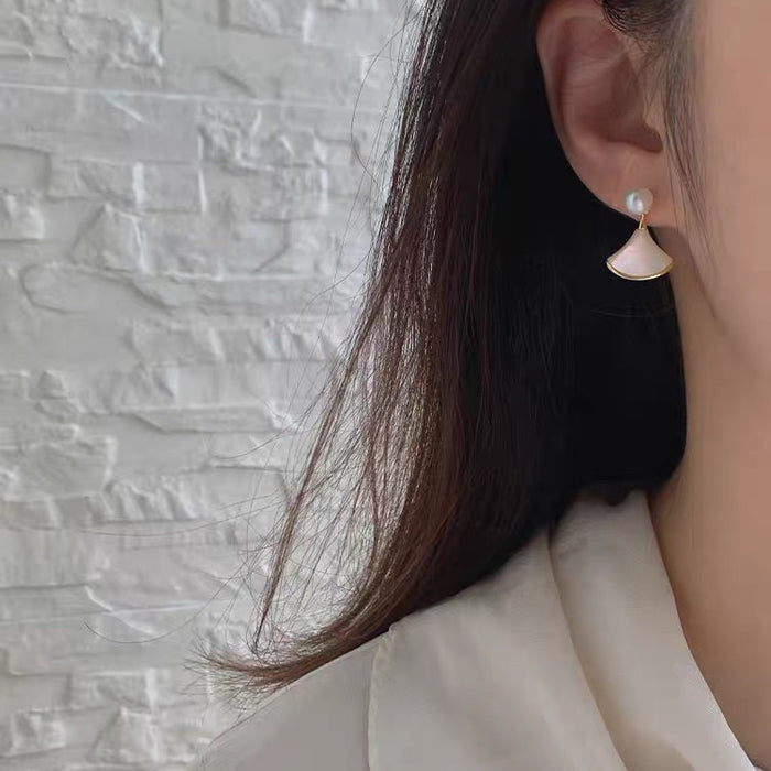 Wholesale Natural Freshwater Pearl Earrings High-grade Texture Silver Pin Earrings