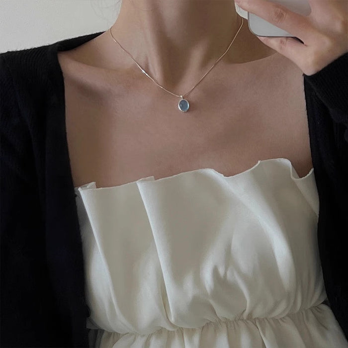 Wholesale Small niche design necklace versatile high-end oval pendant snake bone chain accessory