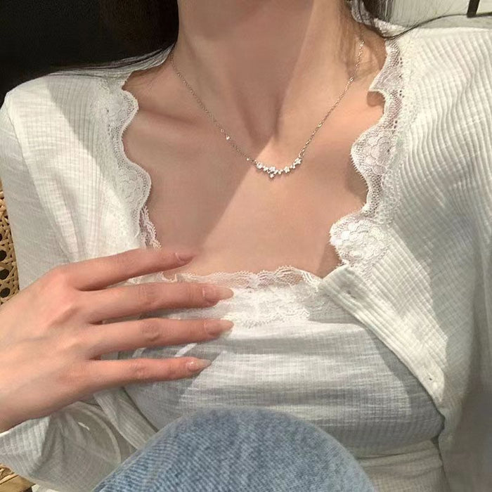 Wholesale Super sparkling zircon flower star necklace, light luxury, niche temperament, high-end accessory, collarbone chain necklace