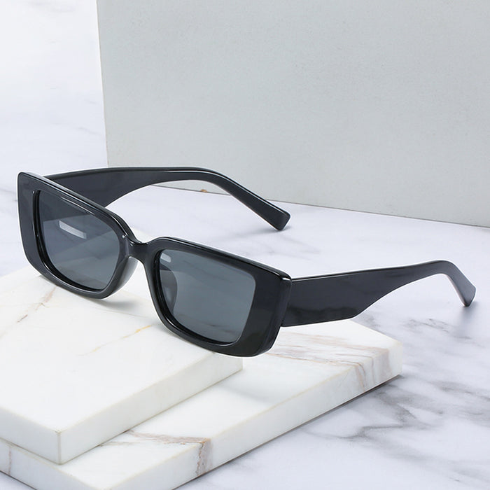 Wholesale  sunglasses ladies fashion small box sunglasses women