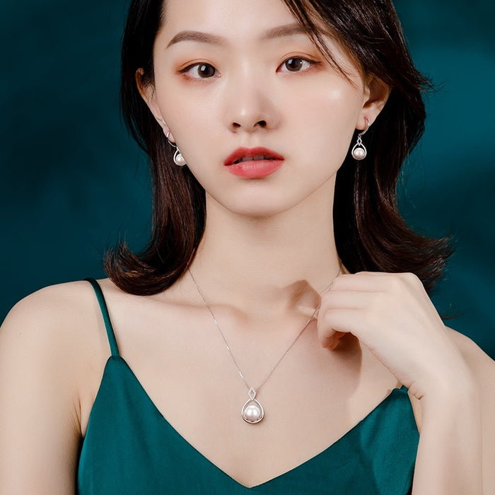 Wholesale Pure silver natural freshwater pearl necklace, women's collarbone chain, temperament necklace