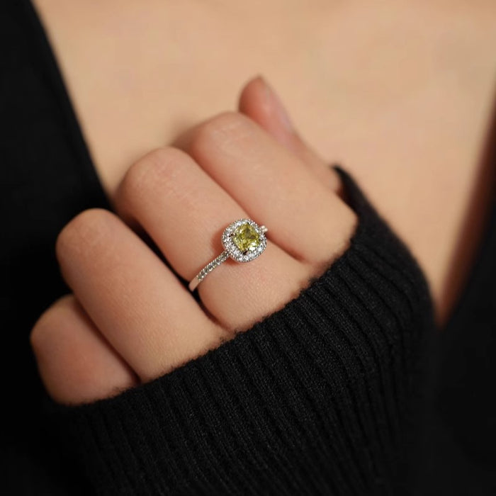 Wholesale Vintage olive ring with niche design, light luxury