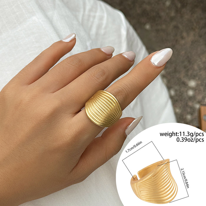 Wholesale Disc pleated metal ring Simple irregular niche flower jewelry