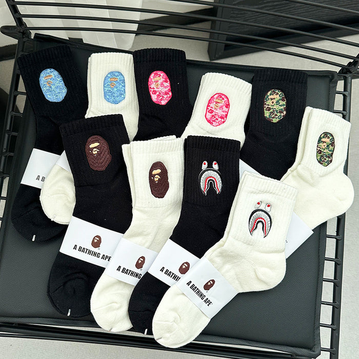 Wholesale Medium length towel bottom socks, high top sports long tube, embroidered white