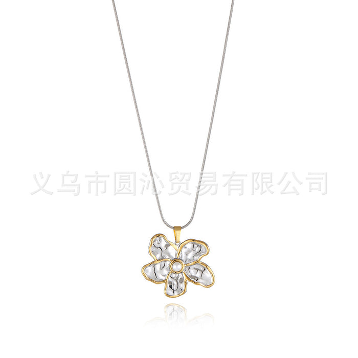 Wholesale Simple Stainless Steel Flower Love Pendant Necklace All-match Clavicle Chain Jewelry