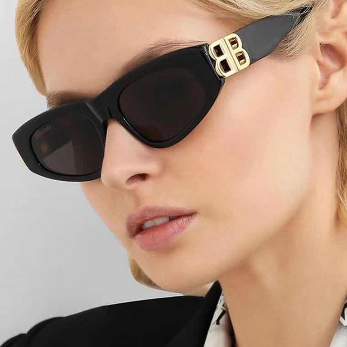 Wholesale Fashionable and trendy small frame sunglasses with concave frame design for photography sunglasses