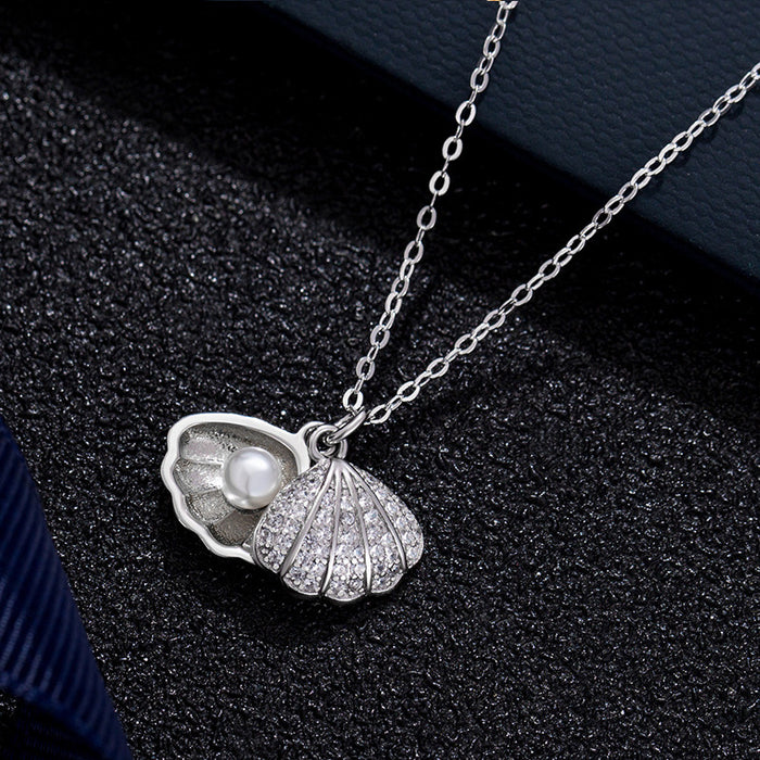 Wholesale shell imitation pearl pendant necklace Women's Light