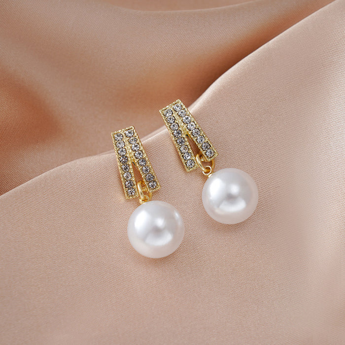 Wholesale Elegant silver needle double pearl earrings with diamond studded earrings and fashionable earrings