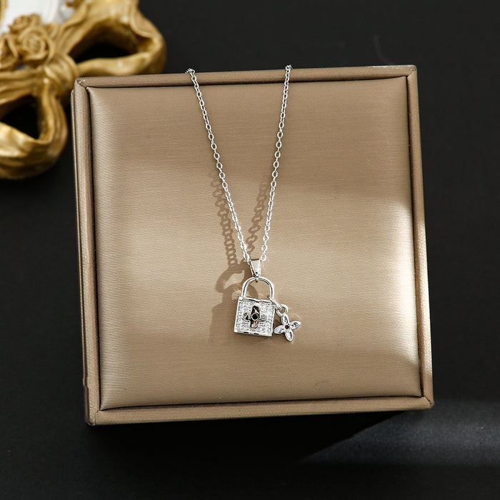 Wholesale Micro-set diamond-encrusted lock pendant titanium steel necklace