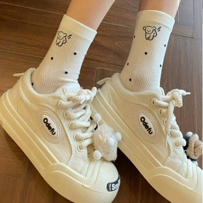 Wholesale White socks, middle tube socks, polyester socks, breathable mesh
