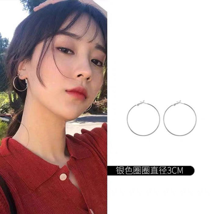 Wholesale Silver needle earrings with circular earrings, light luxury and high-end feel. Exaggerated large earrings and earrings