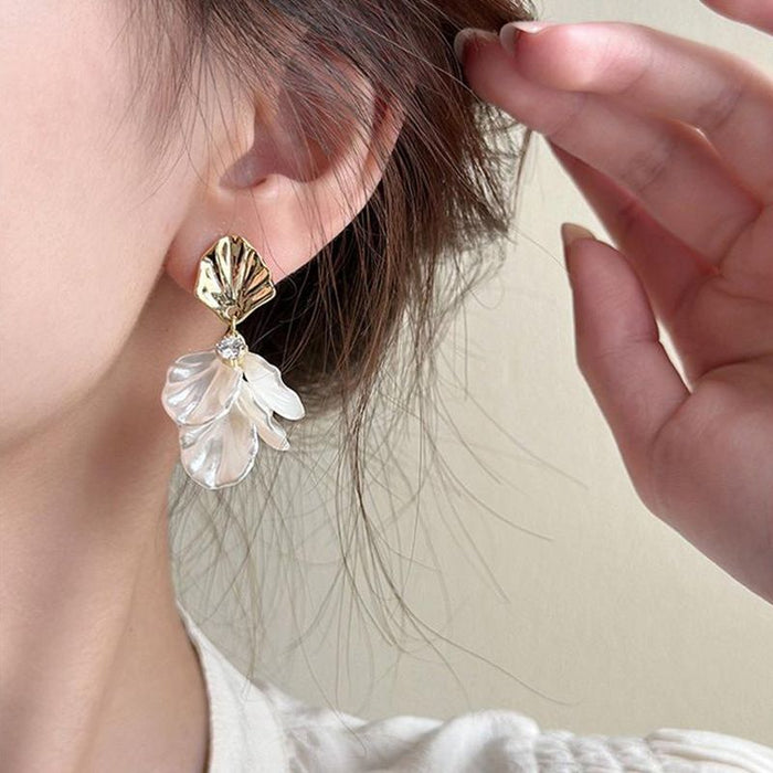 Wholesale  Flower Shell Earrings Women's  Earrings  Pearl Earrings