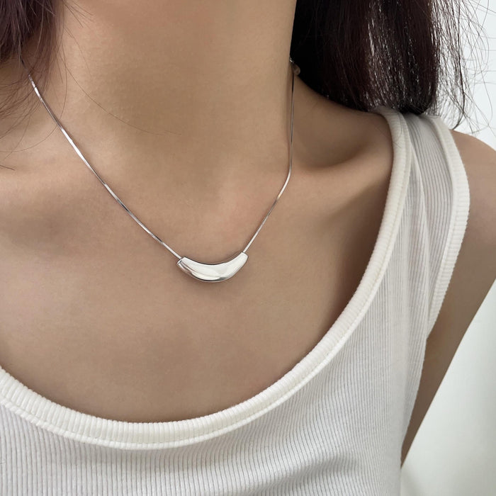 Wholesale Pure silver necklace for women, high-end niche design, cool style, versatile, irregular necklace