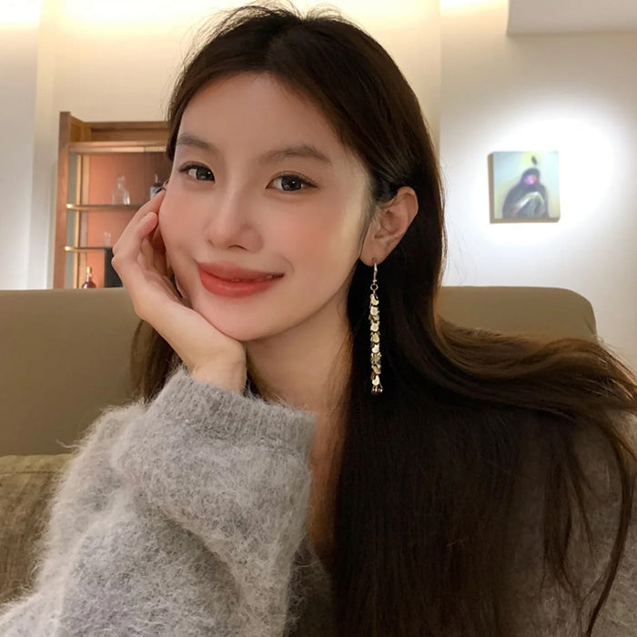 Wholesale Small niche design sequin long ear line light luxury exquisite high-end feeling earrings