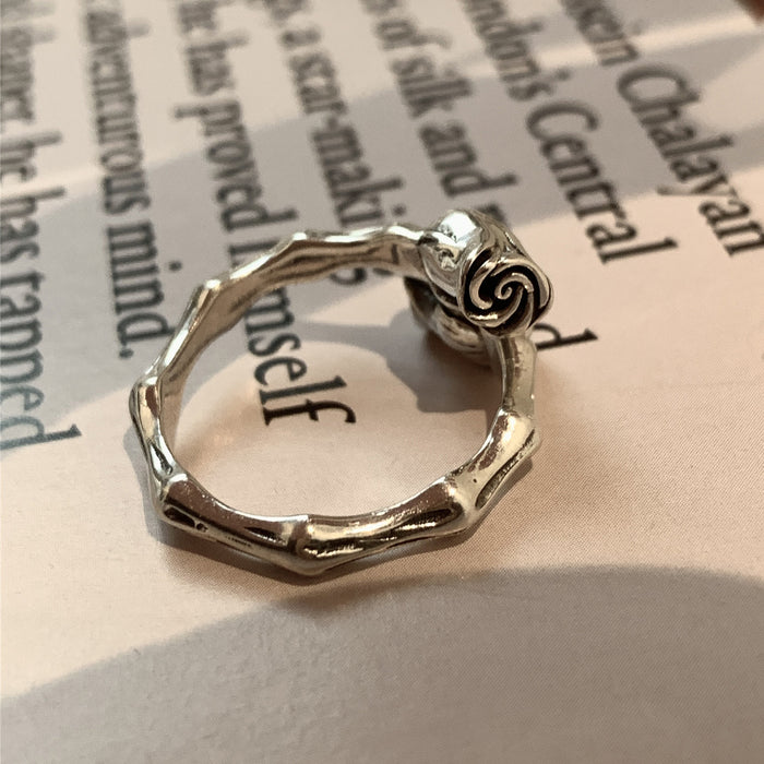 Wholesale Advanced unique rose retro flower ring for women, light luxury, niche design, fashionable personality, exquisite