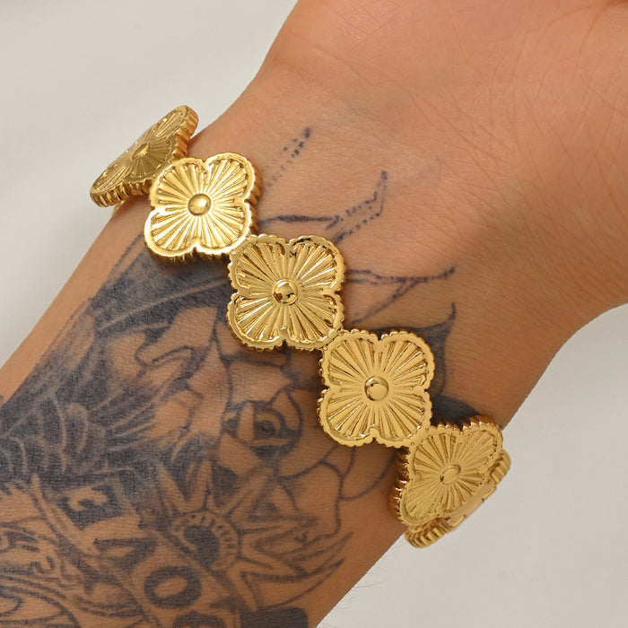 Wholesale Women Four Leaf Clover Bangle Chic Laser Flower Splicing Design With Buckle Clasp Trendy Jewelry Accessory