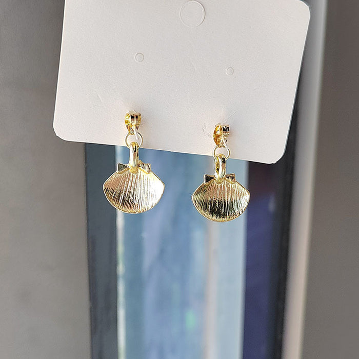 Wholesale Pearl Shell Pendant Earrings, Simple and Compact Earnail Style