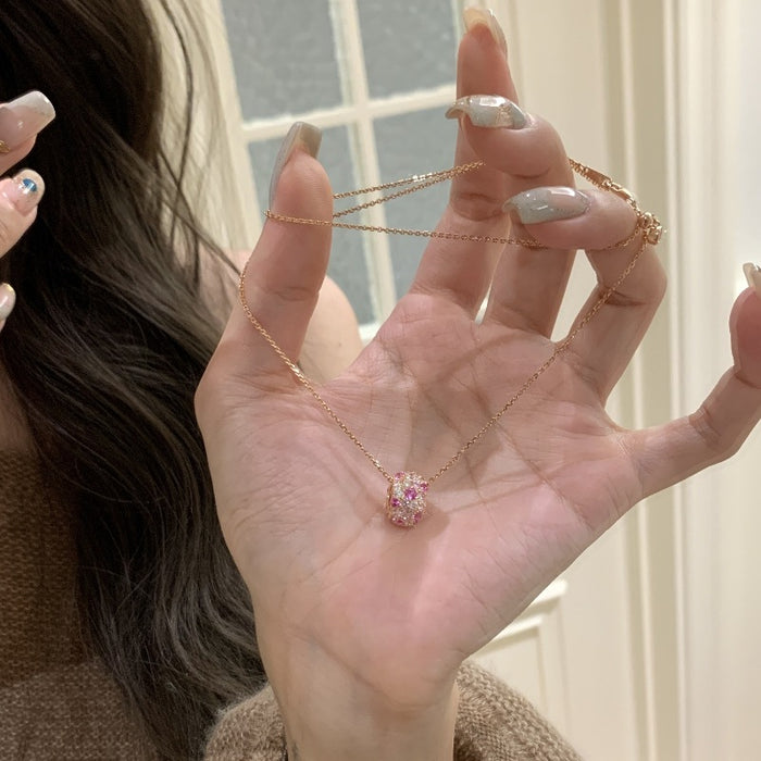 Wholesale Full diamond necklace, unique pendant, elegant style, high-end collarbone chain