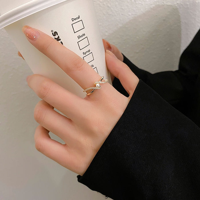 Wholesale Exquisite Diamond-embedded cross ring fashion ring