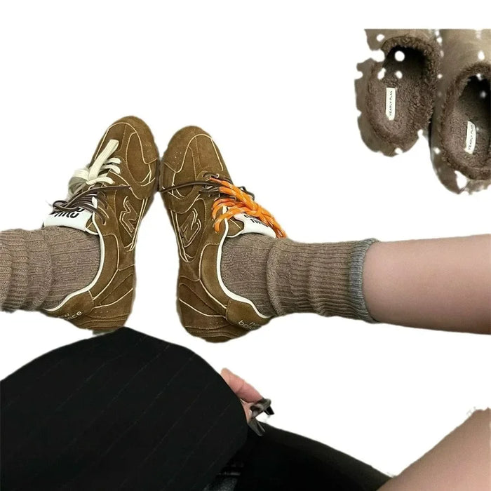 Wholesale Versatile autumn and winter contrasting thick wool socks for warmth, simplicity, and artistic style, with a long tube and stacked socks