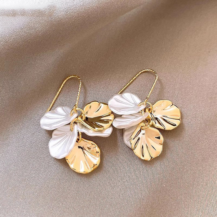 Wholesale Vintage shell flower earrings, light luxury, niche fashion, versatile temperament, tassel earrings, earrings
