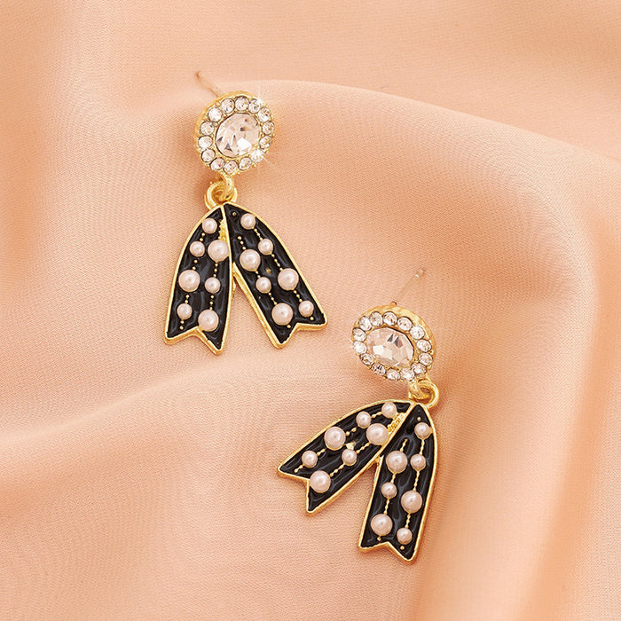 Wholesale Earrings with a high-end feel and temperament, full of diamond earrings, personalized and fashionable tassel earrings, light luxury earrings, silver needle butterfly new style