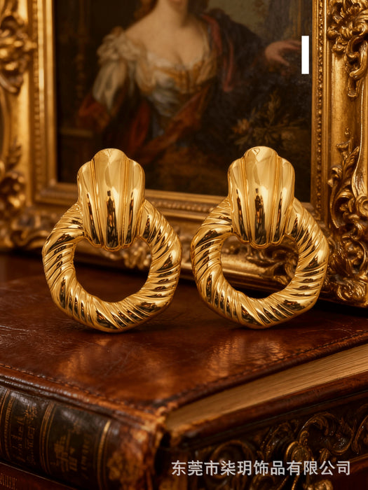 Wholesale Retro Metal Geometric Earrings Accessible  Women's Jewelry