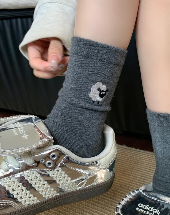 Wholesale Illustration trend cute pile socks cotton socks new product cartoon flocking mid tube socks
