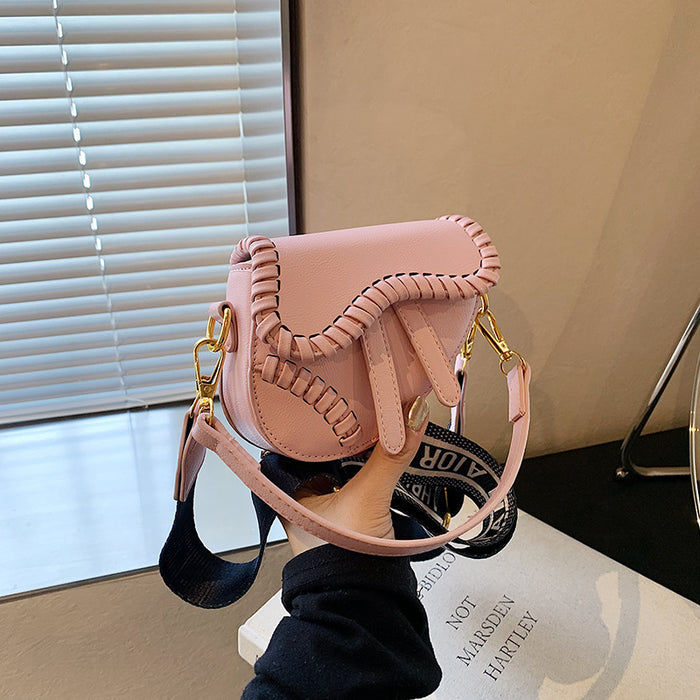Wholesale New retro woven mini saddle bag for children, high-end handbag, broadband crossbody bag