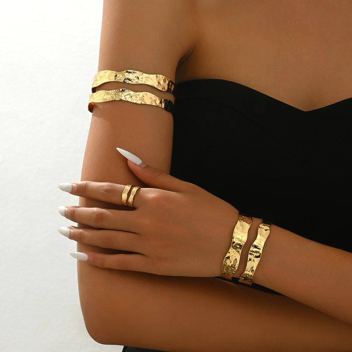 Wholesale Double layered arm ring with a minimalist design and an open smooth surface bracelet ring with a cool and adjustable texture