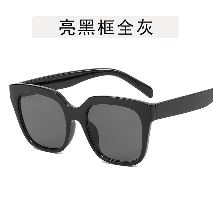 Wholesale New fashionable square frame sunglasses with simple sun protection
