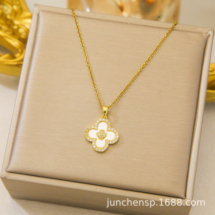 Wholesale Light luxury lucky clover necklace, versatile and luxurious, with a timeless collarbone chain