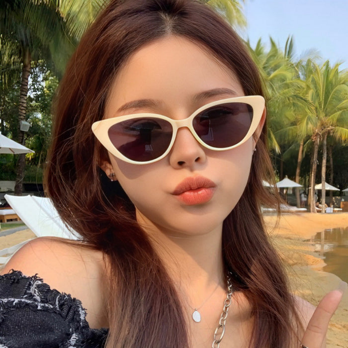 Wholesale Retro Cat Eye Clip On Sunglasses Chic Travel Shades UV385 Fashion Accessory Boutique Resale Gift