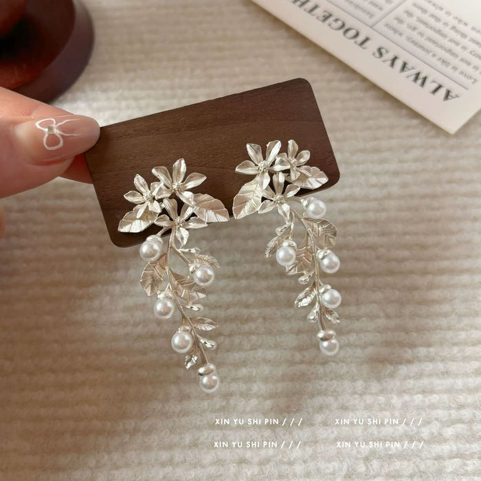 Wholesale Flower tassel earrings with retro temperament, high-end feel, niche design, earrings